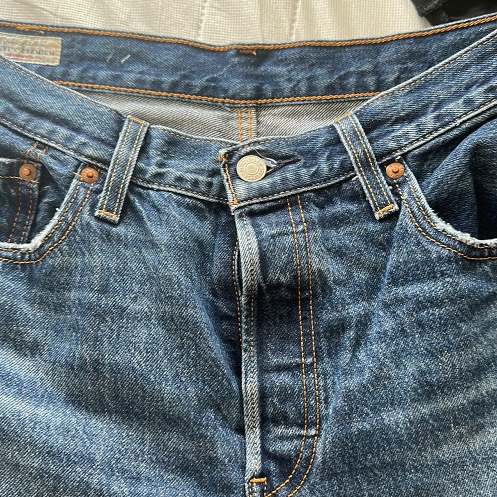 Levi’s - Picture 2 of 5
